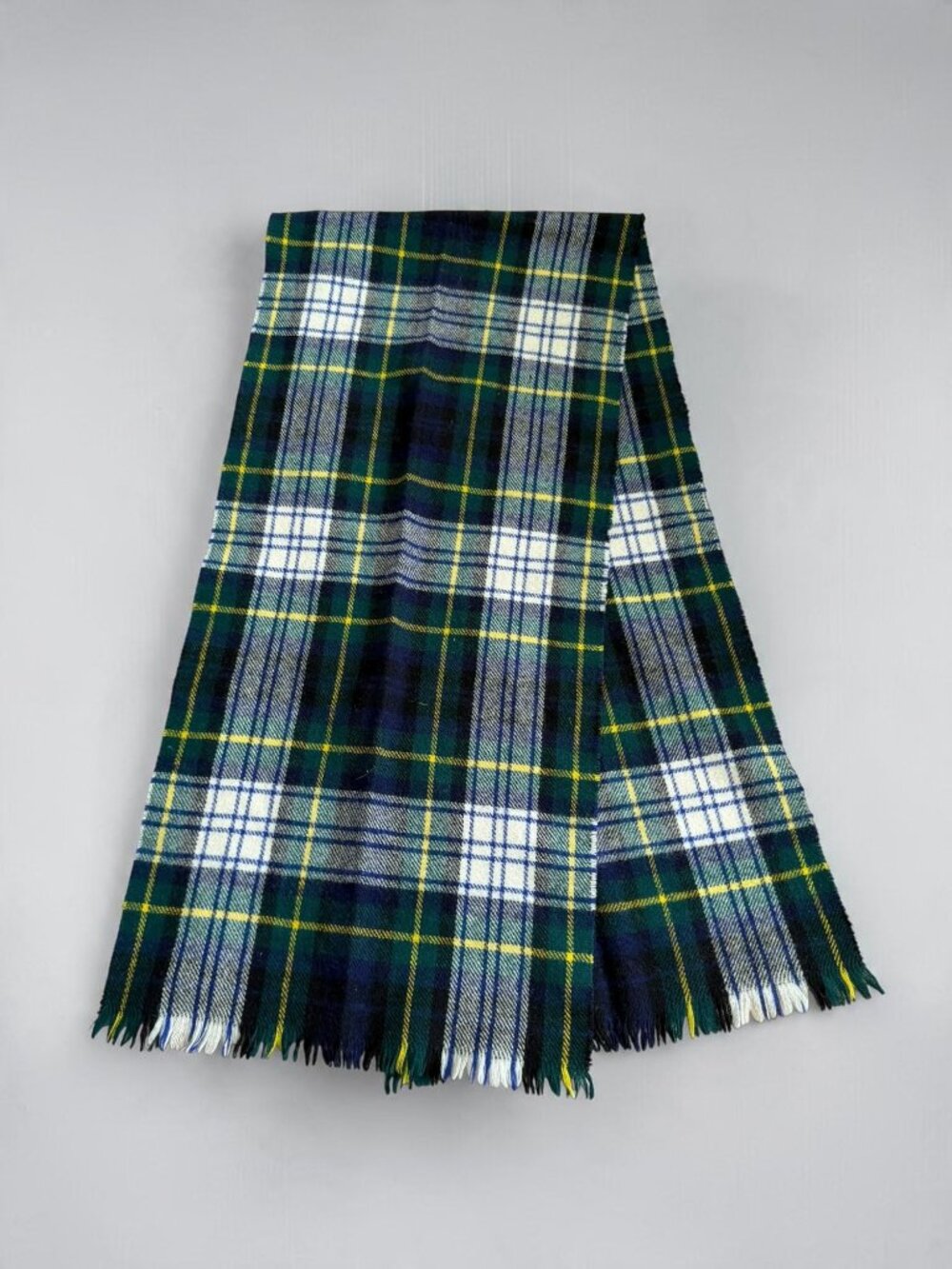 B ALTMAN Vintage Plaid Green Navy Lambswool Scarf
